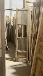 Puerta de madera con vidrio texturizado Puertas almacenadas